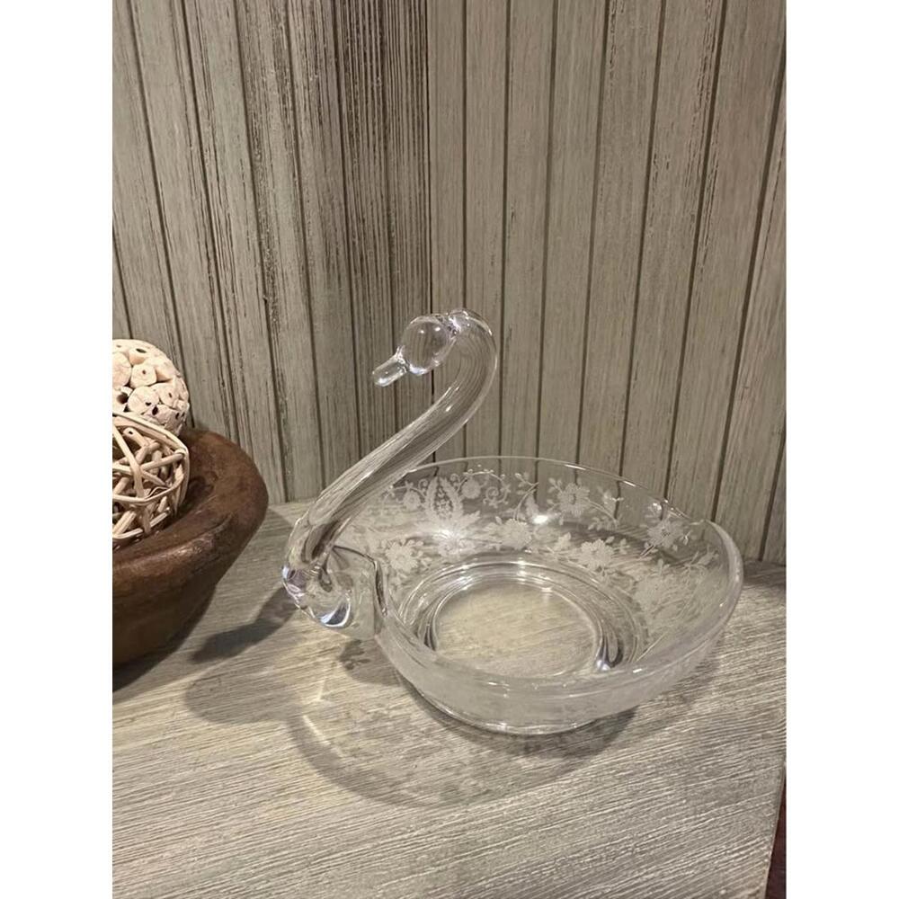 MARTINSVILLE GLASS ~ PRELUDE SWAN ~ LOVELY FLORAL ETCHING 6” x 5 1/4” x 5”